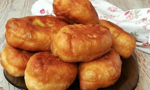 Невероятно мягкие и пышные пирожки на кефире за 30 минут